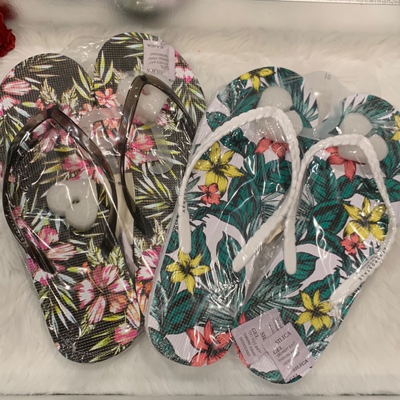 Tropical Flower Flip Flops Bundle - Picture 1 of 7